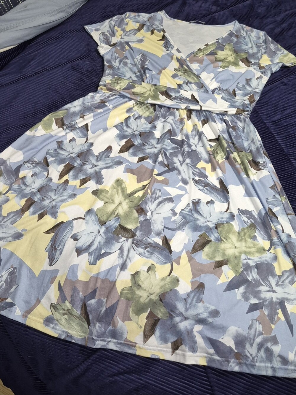 Ladies Floral Wrap-Front Women’s Dress in Blue and Green XL